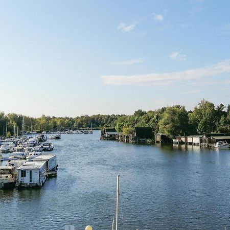 2 Bedroom Cozy Apartment In Rechlin Buitenkant foto