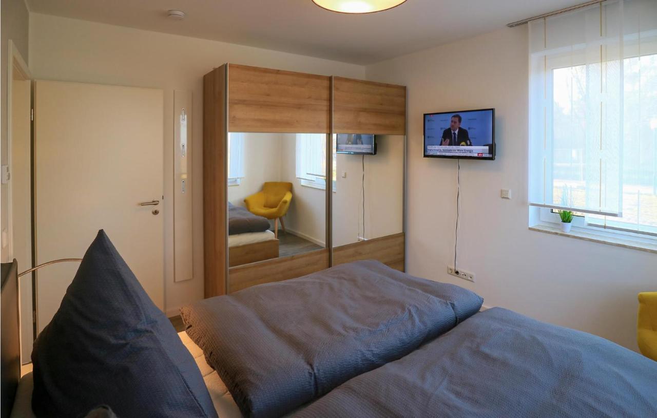 2 Bedroom Cozy Apartment In Rechlin Buitenkant foto