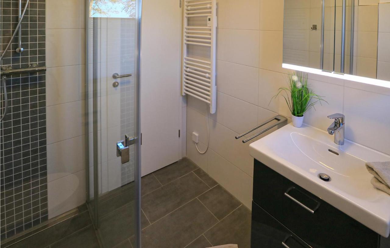 2 Bedroom Cozy Apartment In Rechlin Buitenkant foto